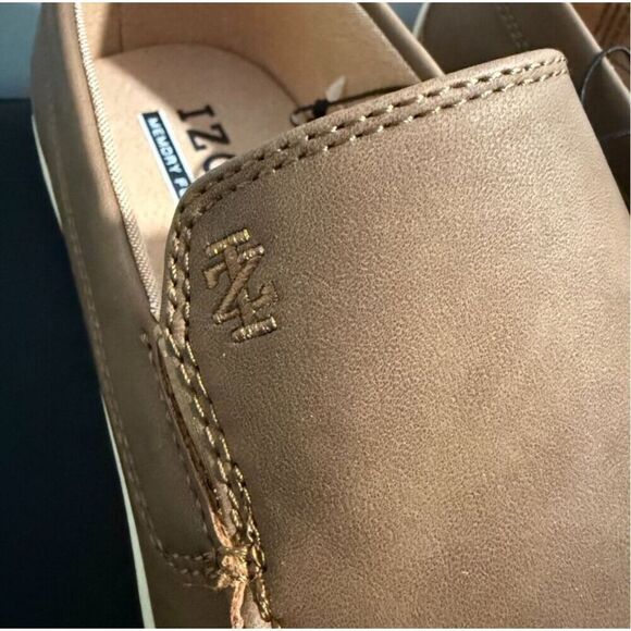 IZOD Men’s Slip On Shoes 10 Seapoint Loafers Tan Brown Memory Foam Lightweight - Picture 13 of 13